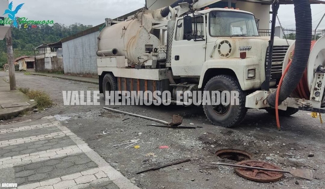 Valle Hermoso: Entre la expectativa del asfalto y el temor por un alcantarillado en crisis